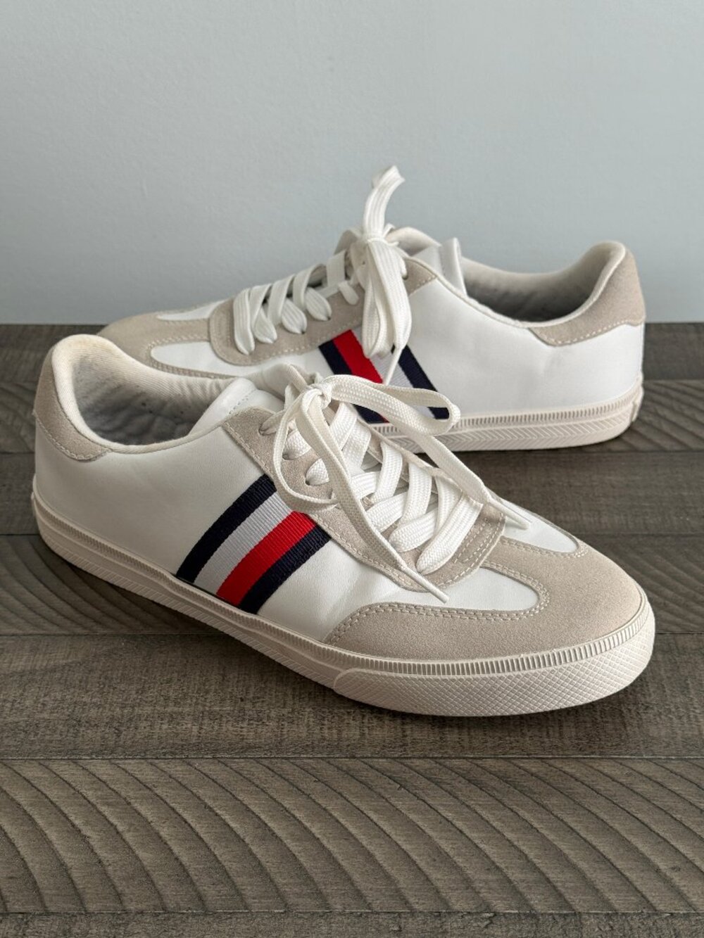 Tommy Hilfiger Retro Low-profile White With Navy & Red Stripe Sneakers Size 8.5